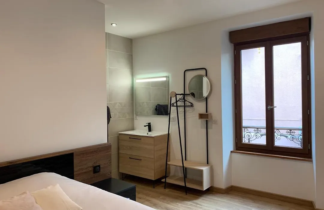 Chambre avec entrée indépendante-1